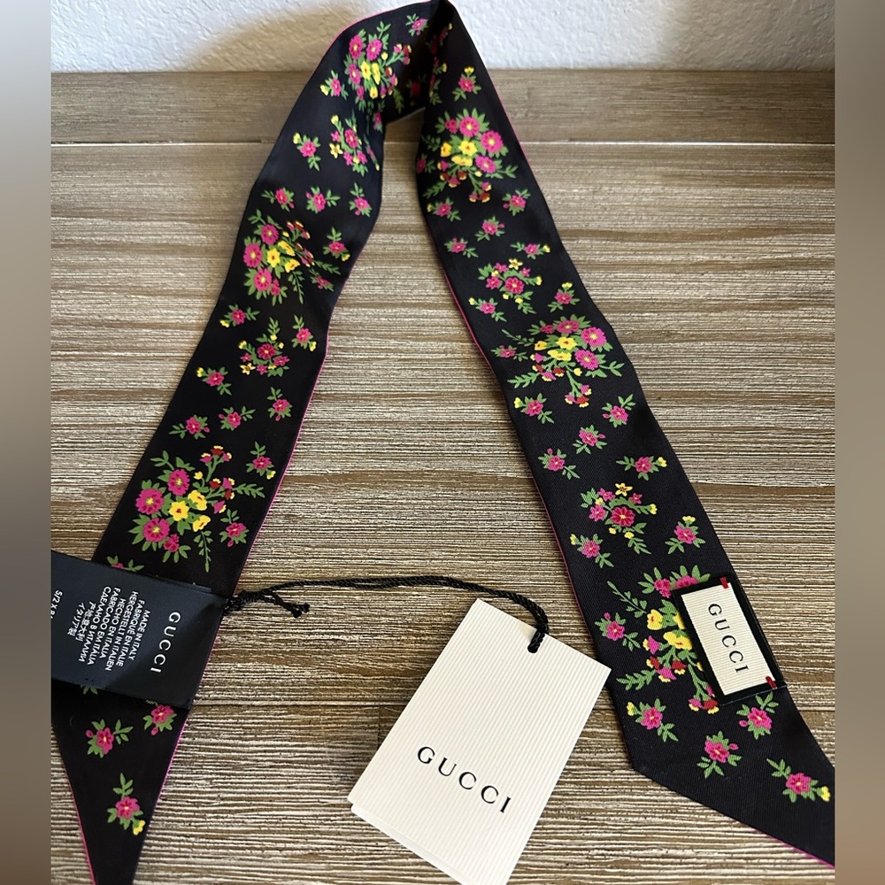 Gucci Black Silk Twilly with Floral Pattern